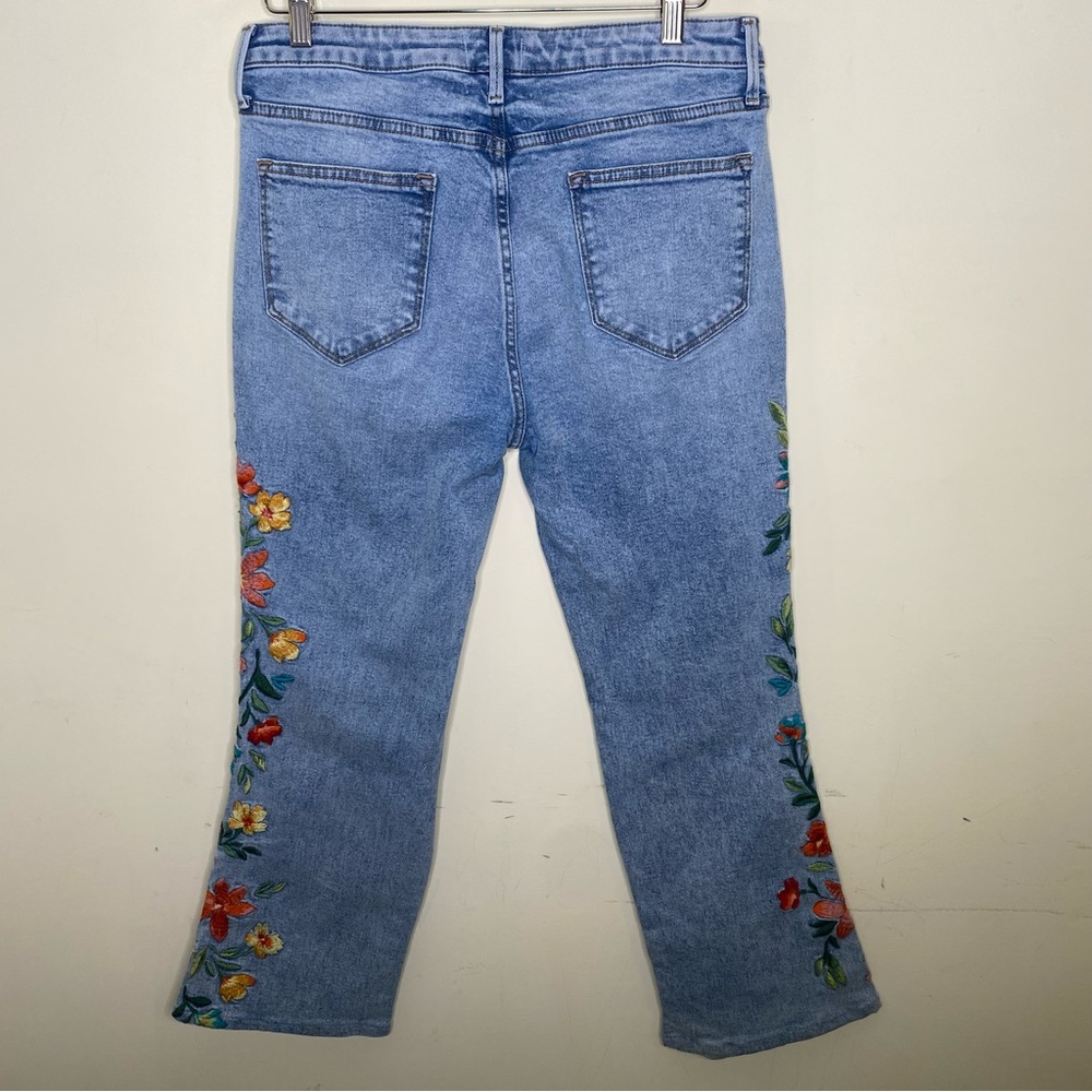 Driftwood Farrah W31 L34 Light Blue Floral Embroidered Jeans w/ alteration hem - Picture 8 of 8